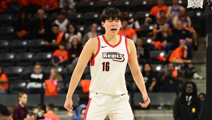 杨瀚森季后赛首战6分5板2助+2盖帽 混音险胜卡皮坦人